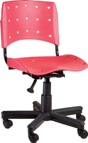 Cadeira plstica com assento e encosto injetado em Polipropileno