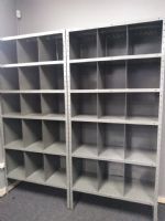 Estante de Ao com divisrias para estoque de roupas